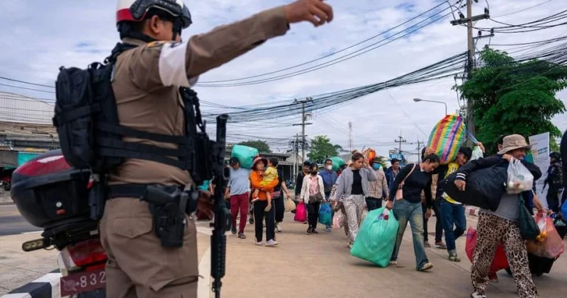 Taylandla münaqişə səbəbindən 500.000 kambocalı evlərini tərk edib