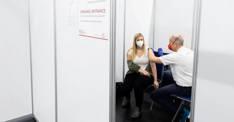 COVID peyvəndi ölüm nisbətlərinin azalmasına səbəb olur (TƏDQİQAT)