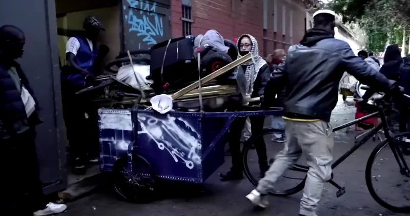 В испанском городе прошли столкновения мигрантов с полицией ВИДЕО