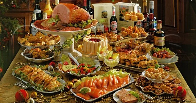 Елки, столы и ожидание чуда: цена Нового года в Азербайджане ОБЗОР