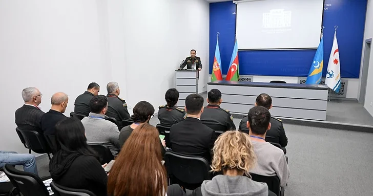 В Минобороны Азербайджана состоялся семинар с участием представителей СМИ