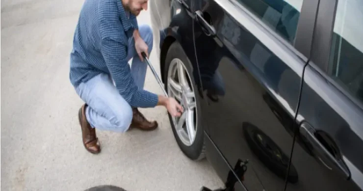 Maşınınız yola görə zədələnibsə, kompensasiya ala bilərsiniz Sürücülərin yaralı yeri