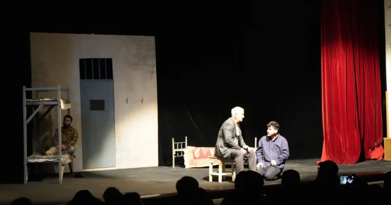 Qazaxda “Simurq quşu” tamaşası