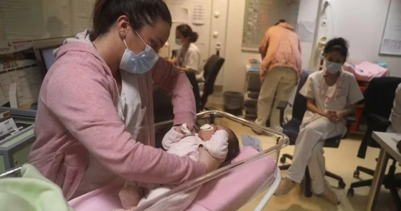 Bu ölkədə analıq və atalıq məzuniyyətinin müddəti uzadıldı