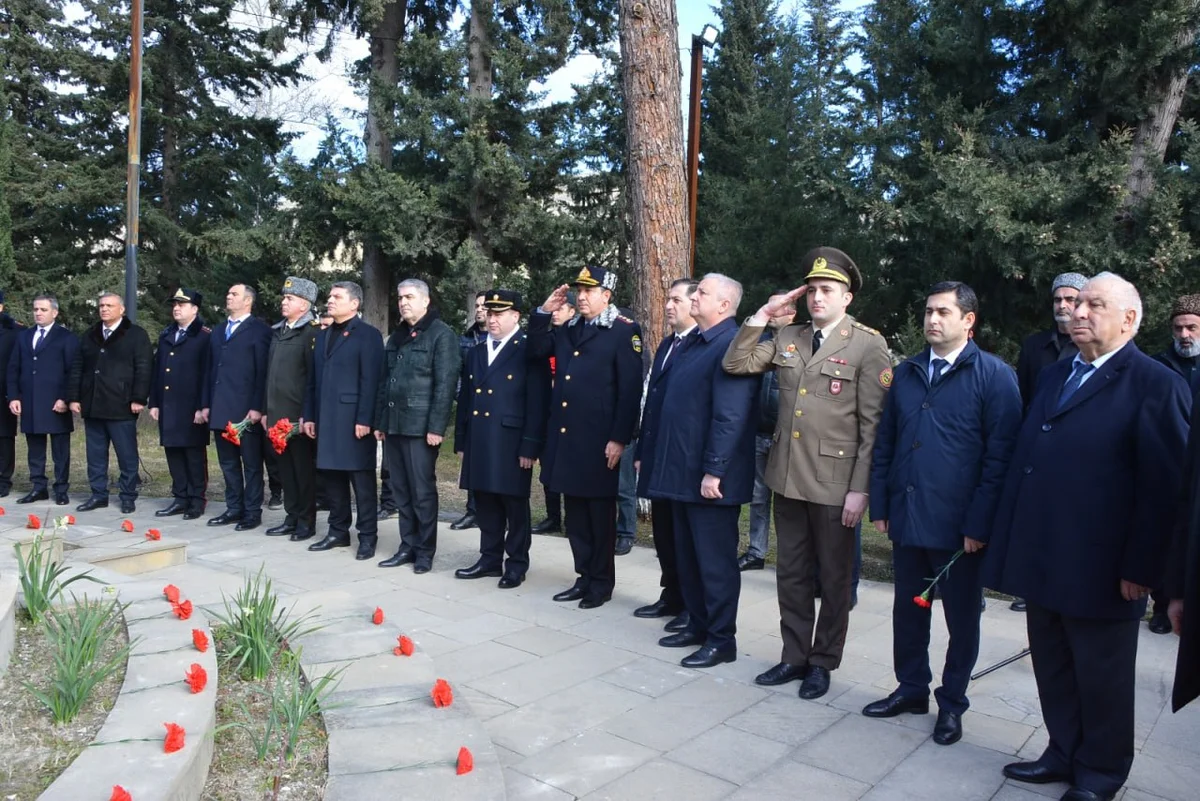 AZAL təyyarəsində həlak olan Həbib İsmayılovun ailəsi ziyarət edildi FOTO