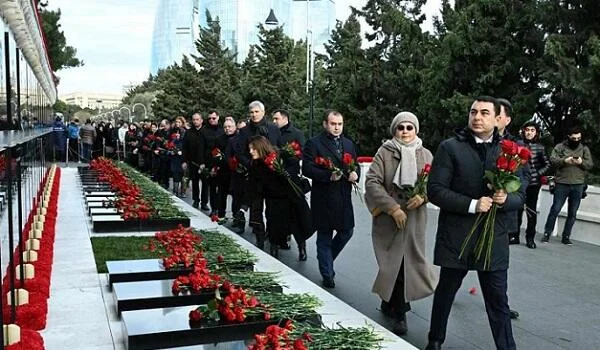 Mədəniyyət Nazirliyinin kollektivi şəhidlərimizin xatirəsini yad etdi