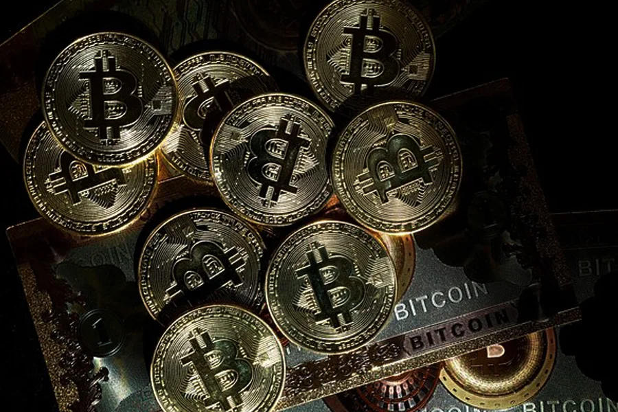 Bitcoin məzənnəsi rekord həddə qalxıb