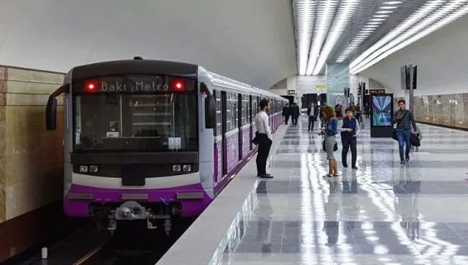 Metrodan istifadə edən sərnişinlərə ŞAD XƏBƏR