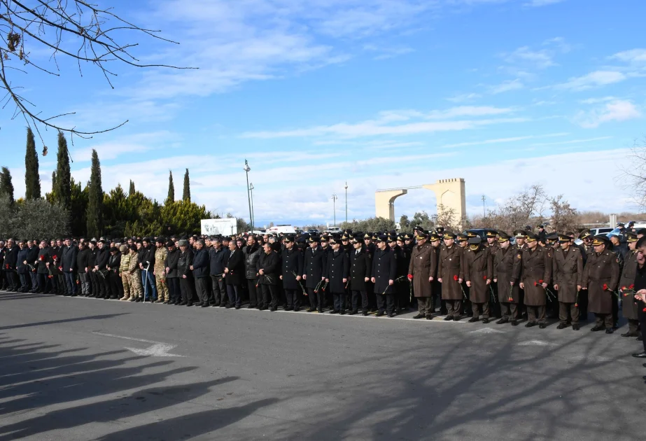 Ağdamda “Şəhidlər abidə kompleksinin önünə tər qərənfillər düzülüb AZƏRTAC