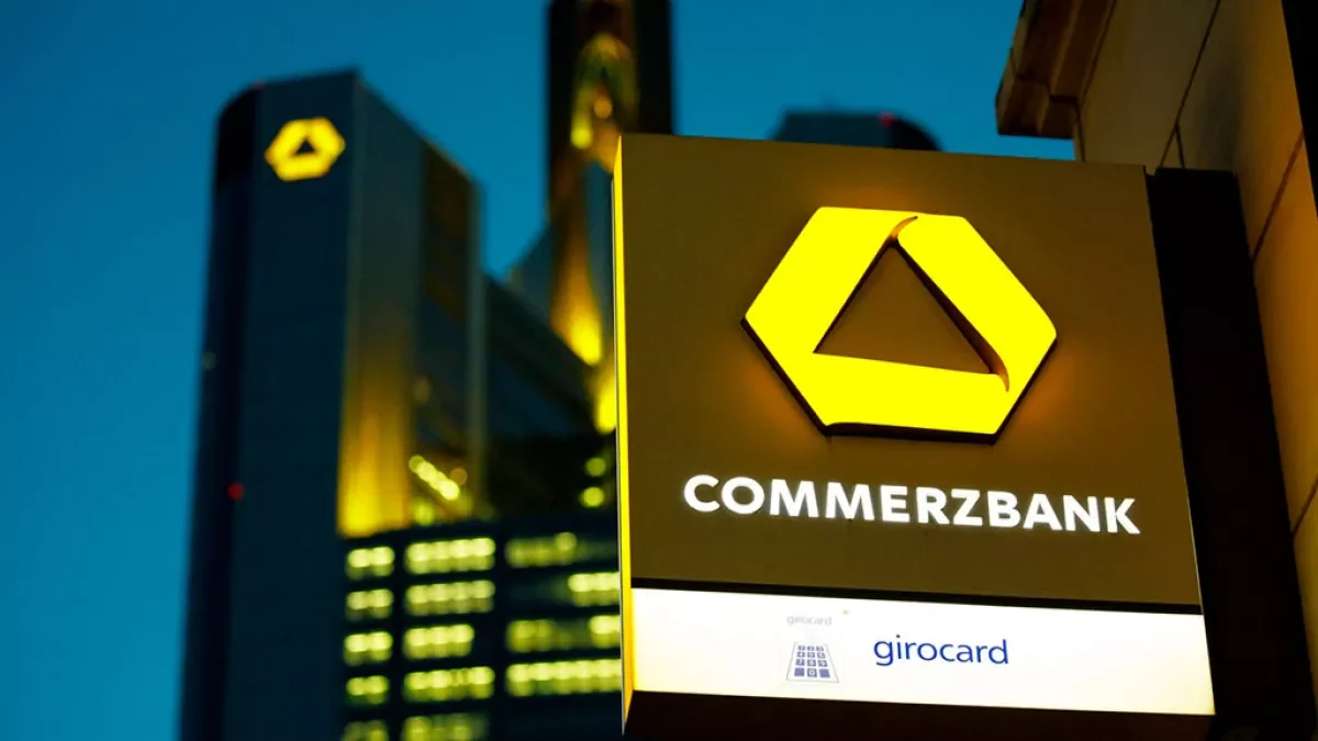 FT: Commerzbank может сократить несколько тысяч рабочих мест