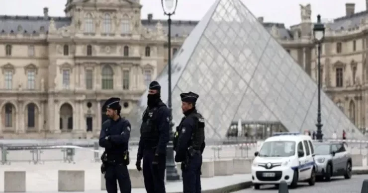 Luvr muzeyindəki soyğundan yeni görüntülər ortaya çıxdı VİDEO