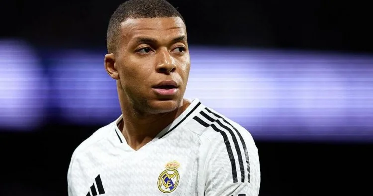 Mbappe Real ın heyətində bunu edən 4 cü futbolçu oldu
