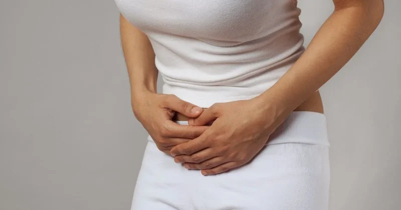 Kişi və qadınlarda qarının aşağısında ağrılar 7 mümkün səbəb