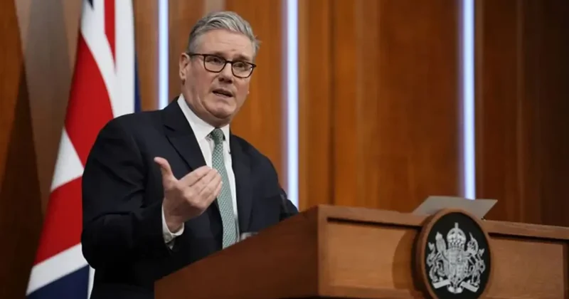 Starmer Aİ ni Arktikanın müdafiəsinə töhfə verməyə hazır olduğuna əmin edib