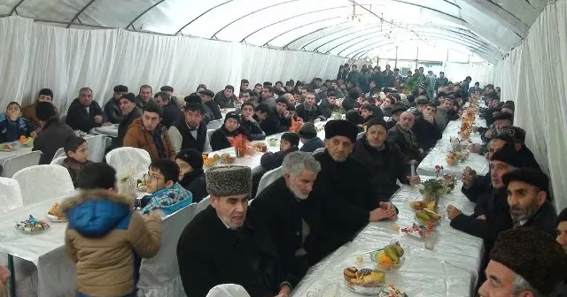 Azərbaycanda yas mərasimində kabab verildi KONKRET