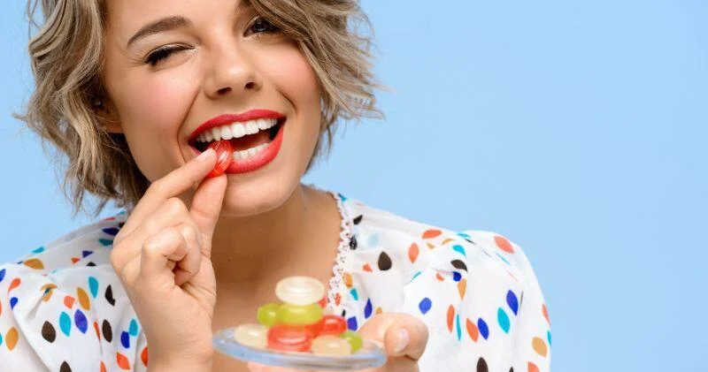 Как защитить зубы от сладкого?