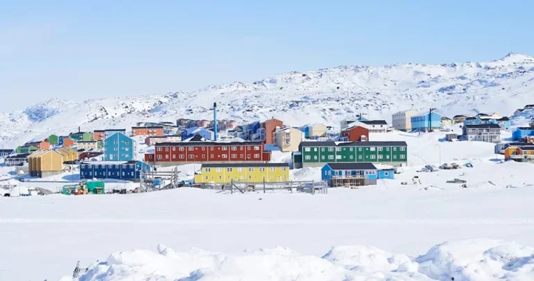 Aİ liderləri Davosda diqqət mərkəzini Ukraynadan Qrenlandiyaya keçirəcək FT