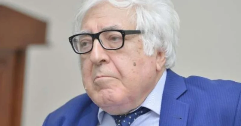 Torpaq qalmaqalı böyüyür Üzr istəyəcək...