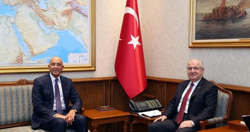 Türkiyə müdafiə naziri ABŞ prezidentinin Suriya üzrə xüsusi nümayəndəsi ilə görüşdü