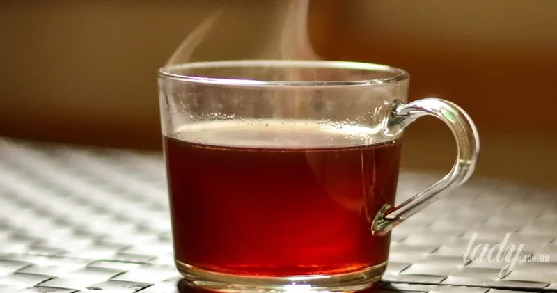 “Niyə təyyarədə çay və qəhvə içmək olmaz? Stüardessalardan açıqlama“ “The Sun“