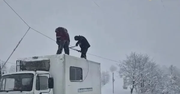 “Azərişıq” dağ kəndlərində elektrik enerjisinin verilişini təmin edir VİDEO