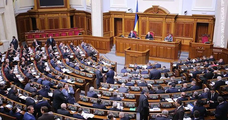 Ukrayna parlamenti işıqsız, susuz qaldı