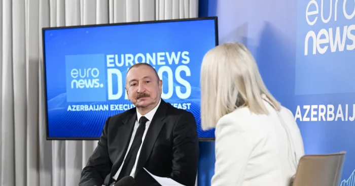 Prezident Euronews a müsahibə verib FOTOLAR