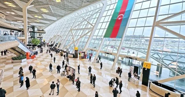 Hava Limanında sərnişinlər niyə sərt şəkildə yoxlanılır? Ekspert Gömrük orqanı bunu indi aldığımı necə sübut edəcək? deyir