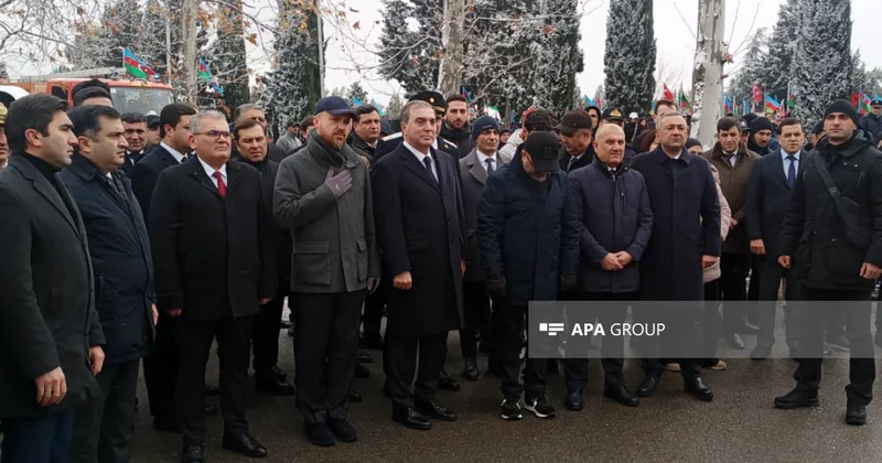 Türkiyə Prezidentinin oğlu Bilal Ərdoğan Gəncədə Şəhidlər xiyabanını ziyarət edib FOTO