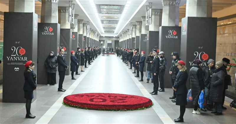 В бакинском метрополитене почтена память шехидов 20 Января ФОТО