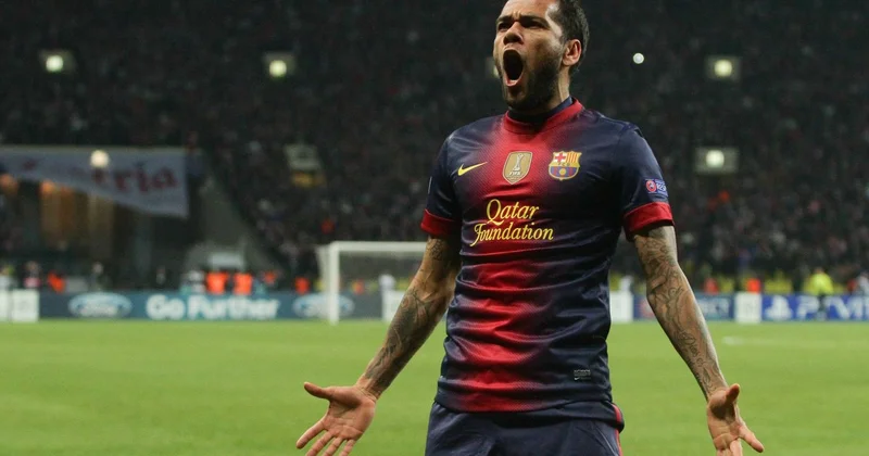 Dani Alves keçmiş həyat yoldaşını məhkəməyə verib