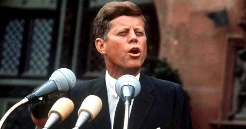 Kennedinin qatilinin arvadına naməlum şəxslər tərəfindən ödənilən məbləğ açıqlandı