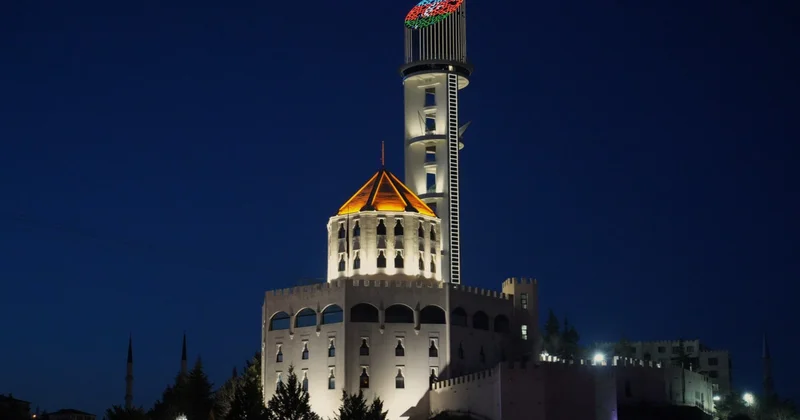 Ankarada yerləşən Cumhuriyet Qülləsində Azərbaycan bayrağı proyeksiya olunub FOTO