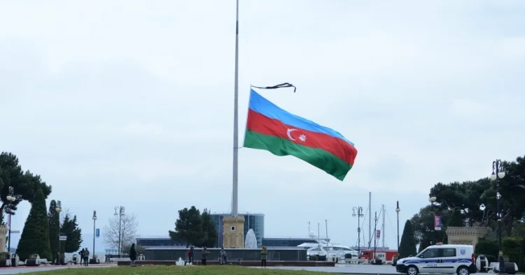 Sükut dəqiqəsi Azərbaycan xalqı şəhidlərini anır