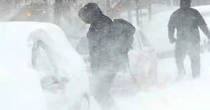 Azərbaycana güclü qar yağdı, evin talvarı çökdü (FOTO)