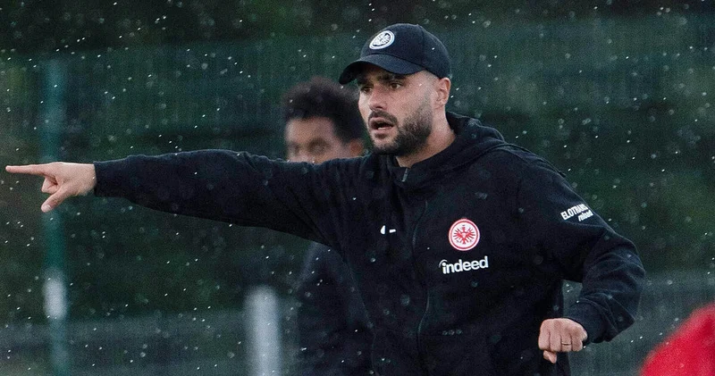 Dennis Şmitt: Ayntraxt Qarabağ la matçda yaxşı oyun sərgiləyə bilər