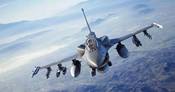 Danimarka F 16 qırıcılarını istismardan çıxardı