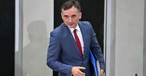 Macarıstanın keçmiş Polşa ədliyyə naziri Zbiqnev Ziobroya siyasi sığınacaq verməsi təhlükəli insidentə çevrilə bilər