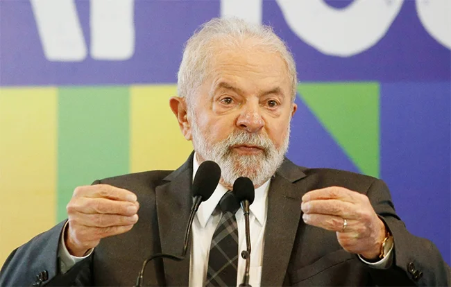 Lula da Silva: Şolz Ukrayna üçün Braziliyadan silah almağa çalışıb