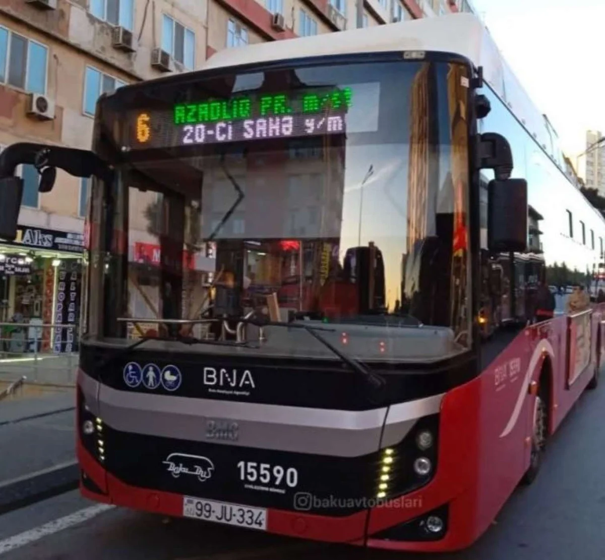 Saatlarla yubanan 6 nömrə... Sərnişinlər "BakuBus"u günahlandırır Şirkətdən açıqlama