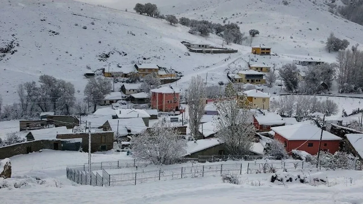 Ölkənin əksər bölgələrində qar yağır FAKTİKİ HAVA