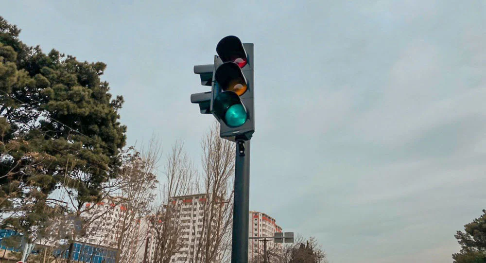 8 Noyabr prospektində işıqforun işləməməsinin səbəbi məlum oldu KONKRET