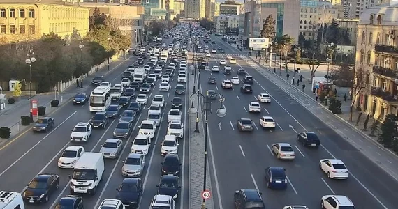 Bakının bir sıra yollarında tıxac yaranıb