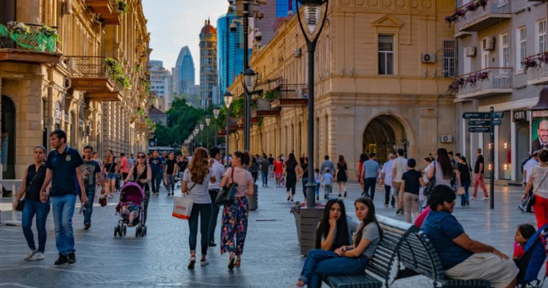 Сколько людей живут в Азербайджане