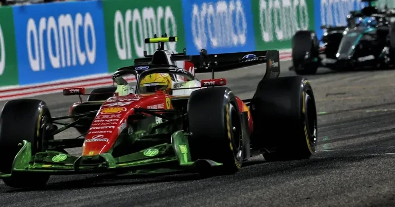 “Formula 1”də “Ferrari” şoku: İtalyanlar rəqiblərini startda məhv etdi VİDEO