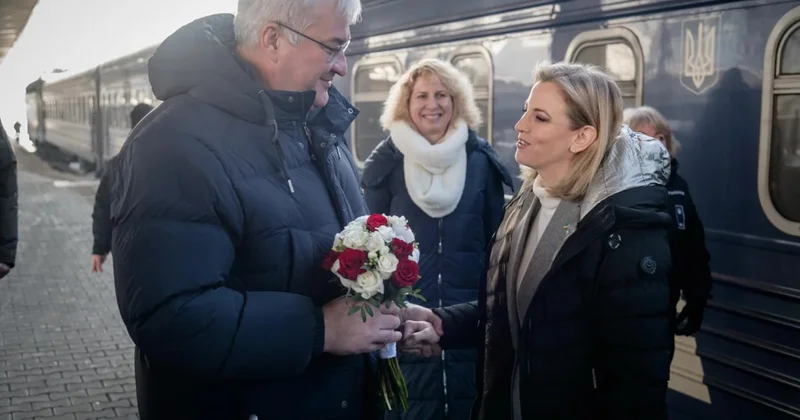В Украину с визитом прибыла министр иностранных дел Австрии