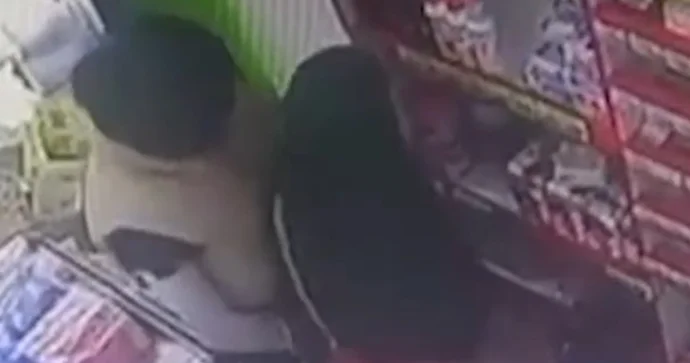 Bakıda qaraçı qadınlar hicab bağlayıb marketi taladı VİDEO