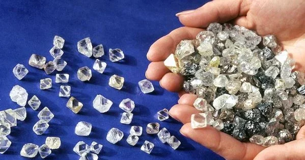 До 2500 манатов штрафа: Азербайджан ужесточает контроль над импортом и экспортом алмазов