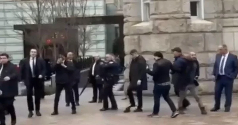 Протестующие попытались атаковать автомобиль Президента Ильхама Алиева посольство Азербайджана в США