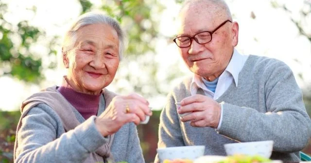 100 yaşa çatmaq üçün ayda nə qədər ət yeməliyik?